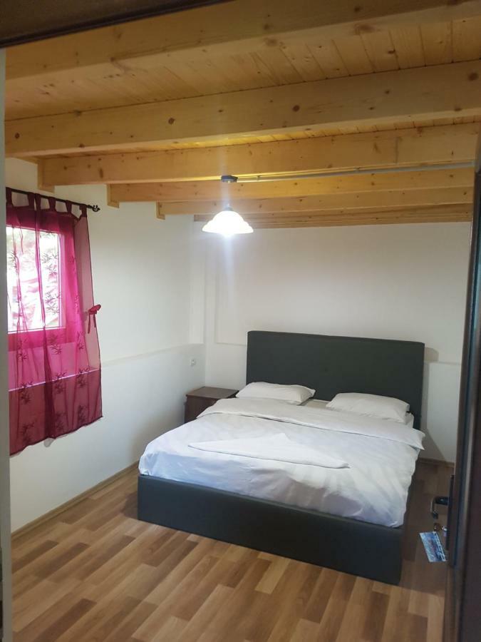 Krojet E Rrogamit Valbone Extérieur photo