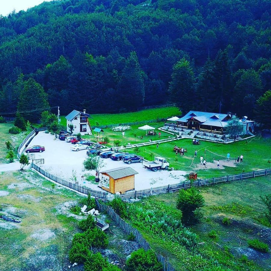Krojet E Rrogamit Valbone Extérieur photo